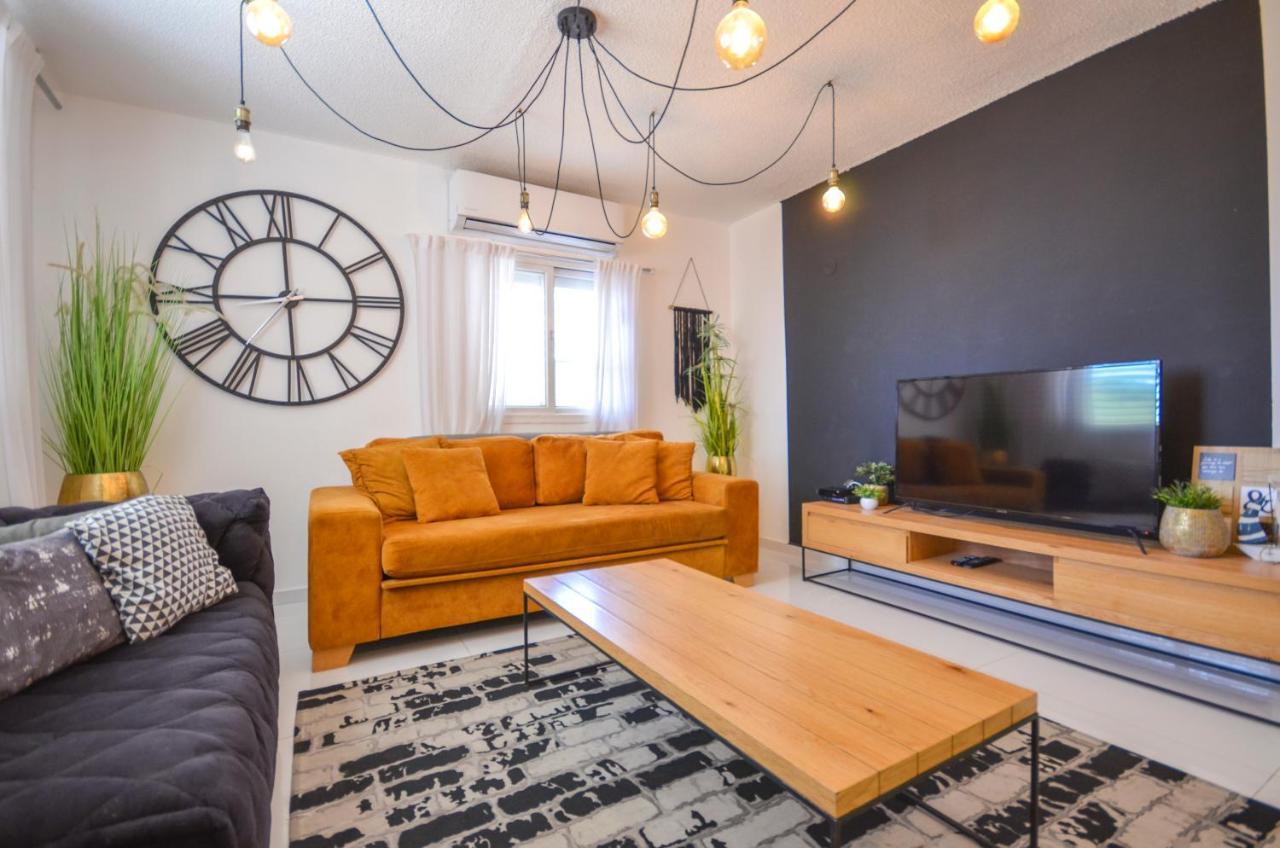 Yalarent Sunny 3Br Apt Eilat Bagian luar foto